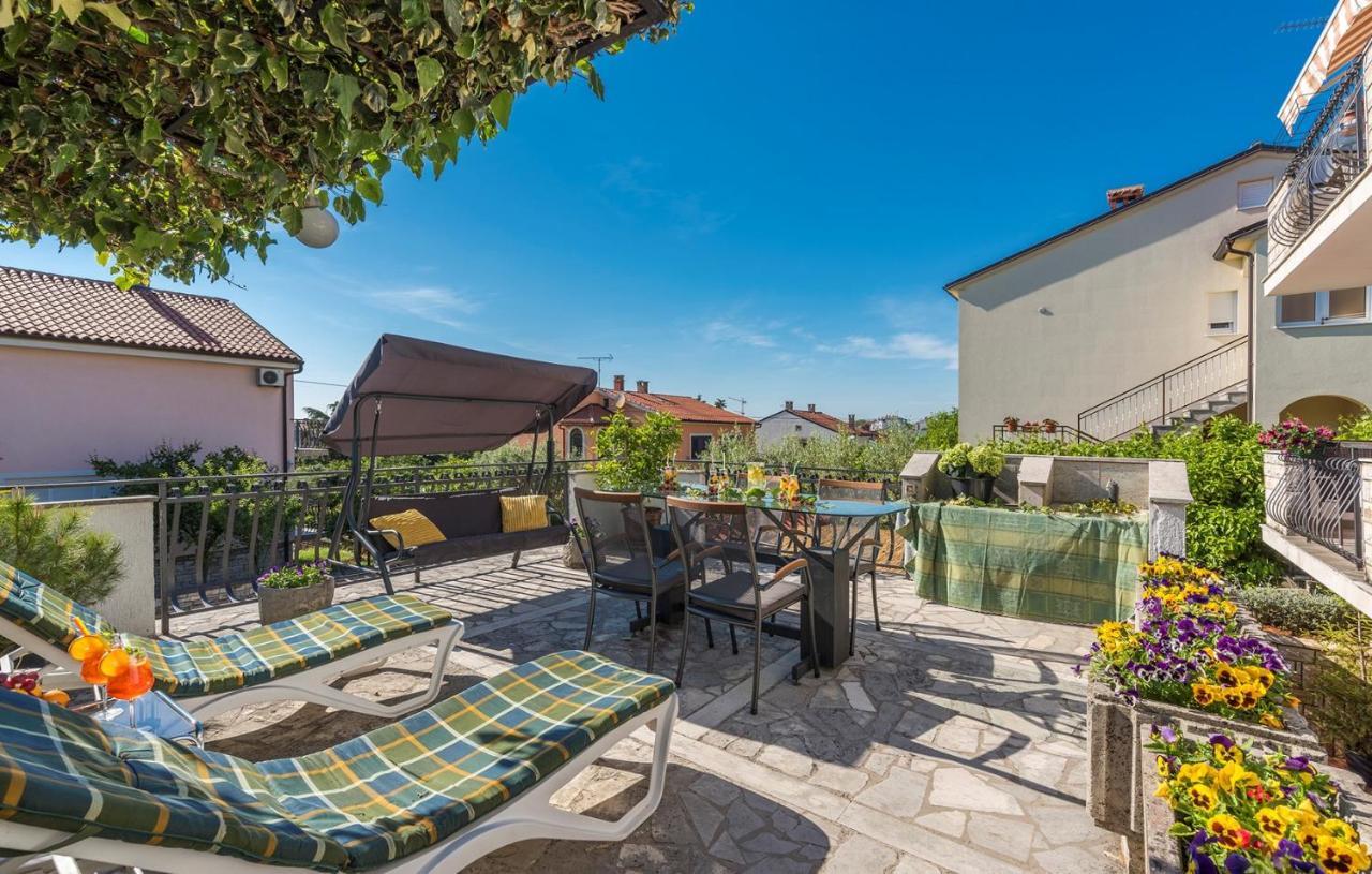 Apartments Loredana Porec Exterior photo