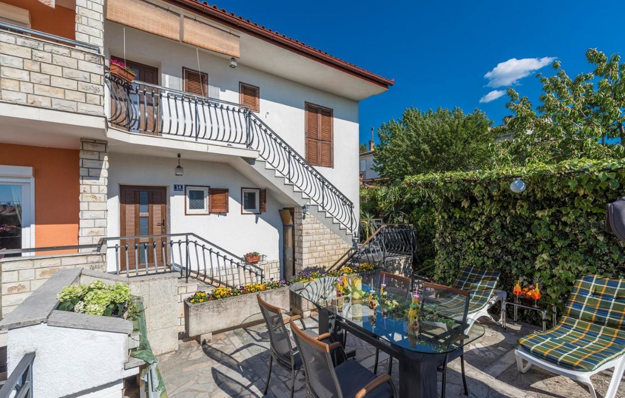 Apartments Loredana Porec Exterior photo