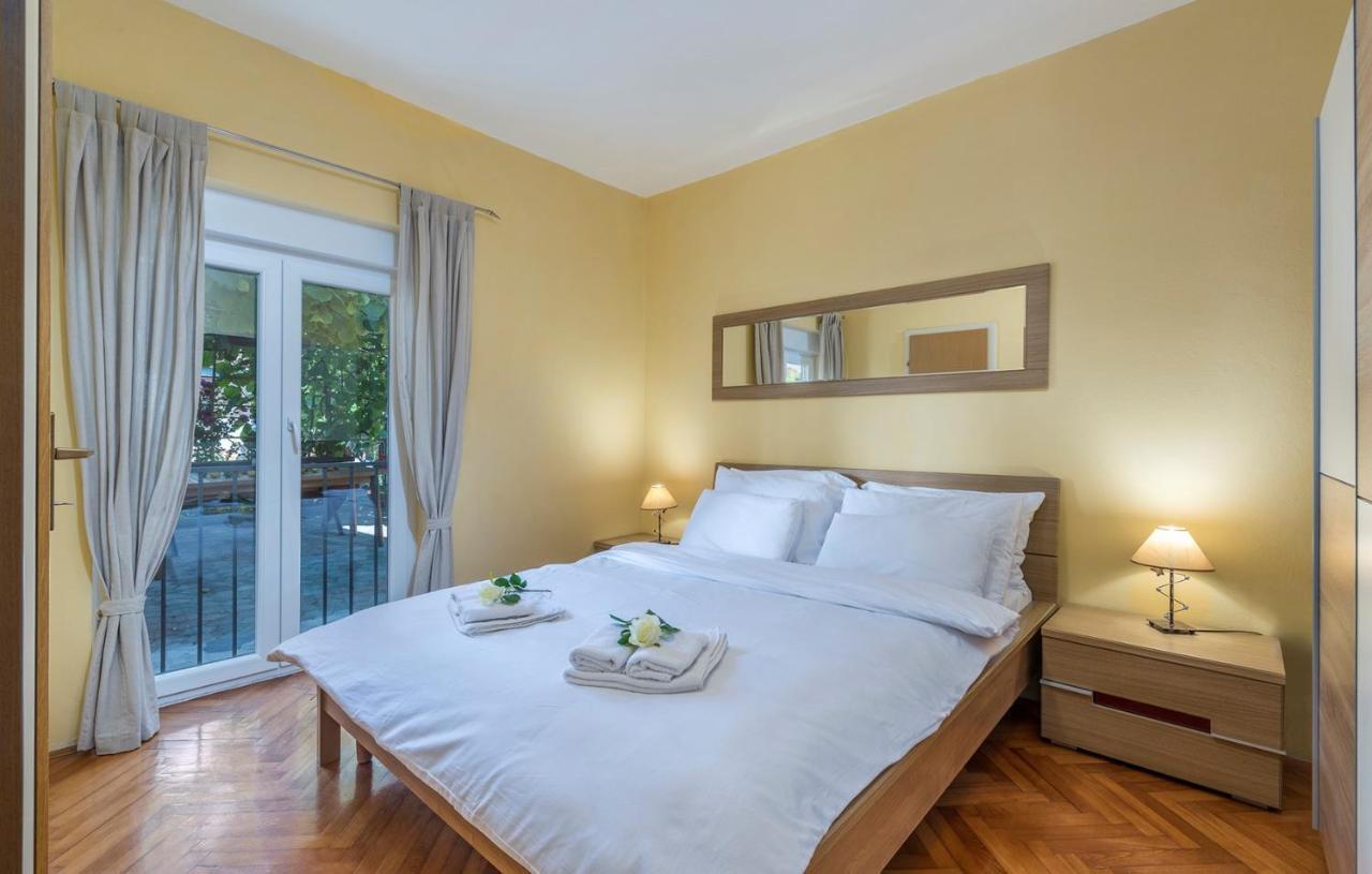 Apartments Loredana Porec Exterior photo
