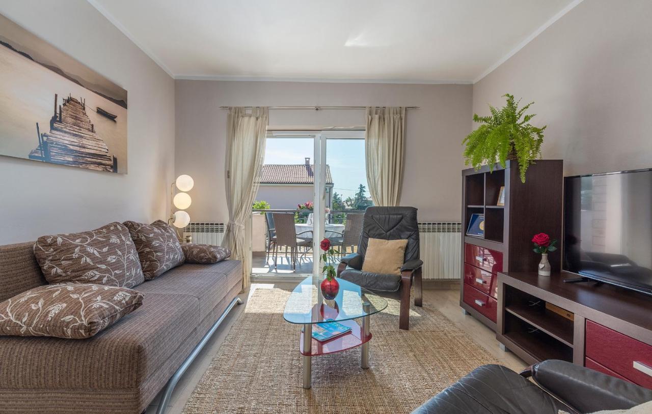 Apartments Loredana Porec Exterior photo